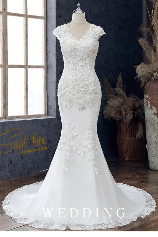 White Appliqués V-Neck Cap Sleeve Trumpet Wedding Dress